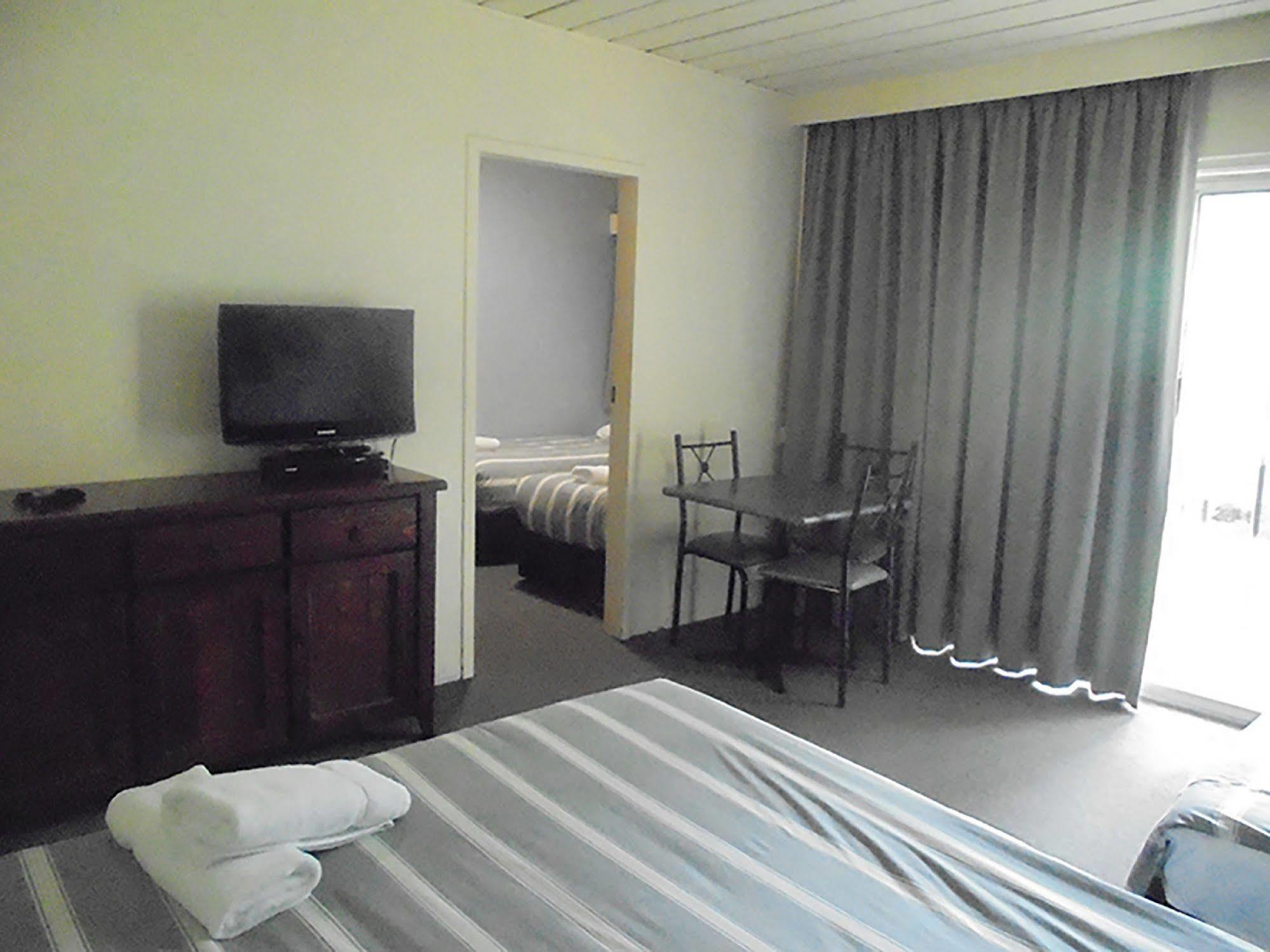 Riverbank Park Motel Bright Εξωτερικό φωτογραφία